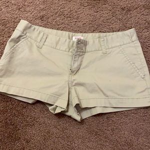 Mossimo Khaki Shorts ❄️